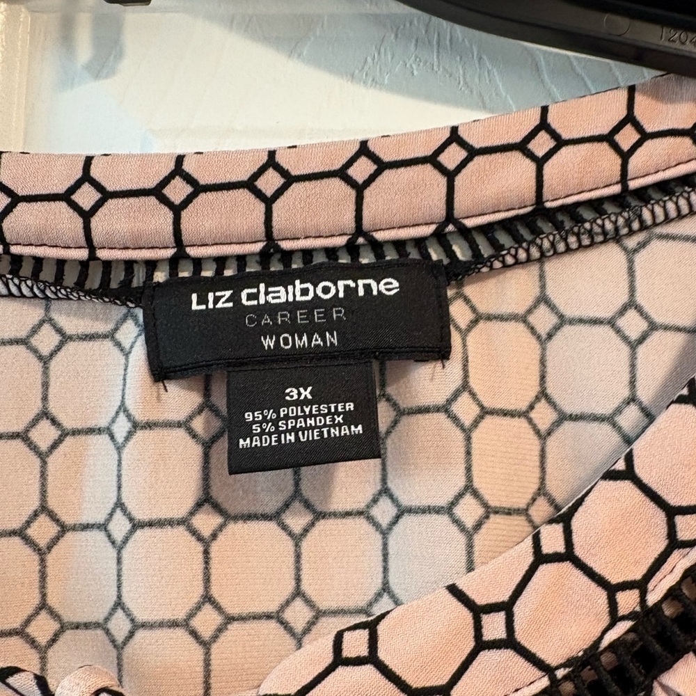 Liz Claiborne Blouse - Picture 3 of 4